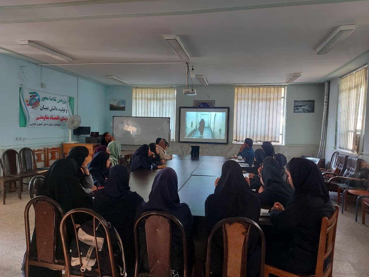 مجتمع آموزشی یگانه(متوسطه دوم)